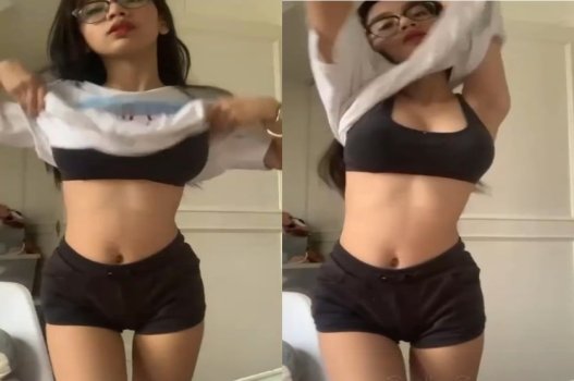 Thích khi yêu em vòng 1 to gợi cảm